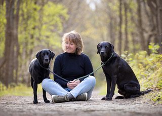 Laura van Brummelen met haar honden